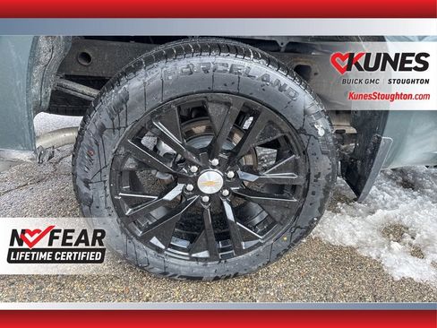 Used 2025 Chevrolet Silverado 1500 LT AWD/4WD image 14