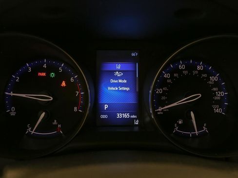 Used 2018 Toyota C-HR XLE FWD image 31