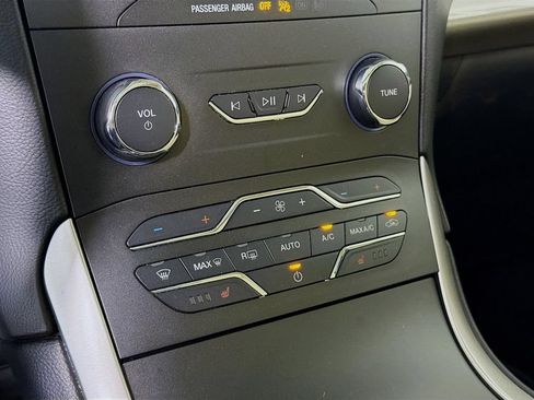 Used 2019 Ford Edge SEL w/ Equipment Group 201A FWD image 18