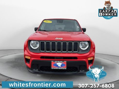 Used 2023 Jeep Renegade Latitude AWD/4WD image 2