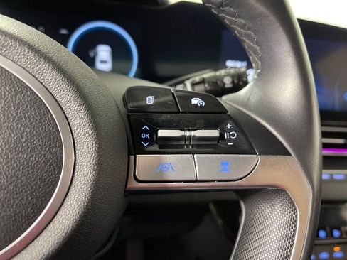 Certified 2024 Hyundai Elantra Limited FWD image 29