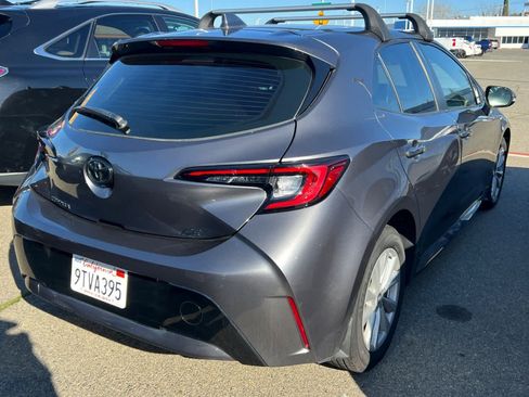 Used 2025 Toyota Corolla SE image 2