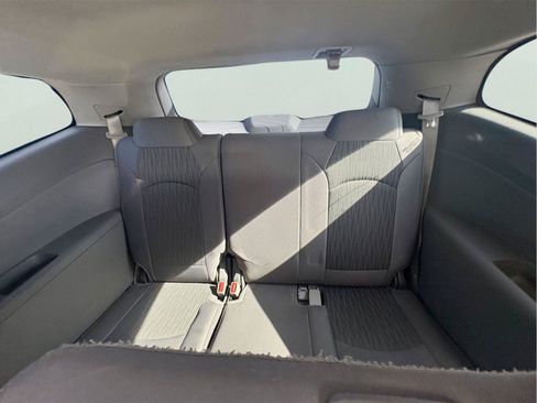 Used 2017 Chevrolet Traverse LT FWD image 13