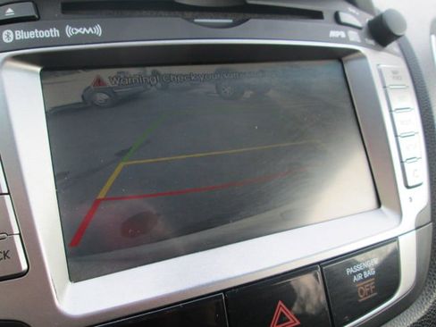 Used 2013 Hyundai Tucson Limited w/ Premium Pkg image 19