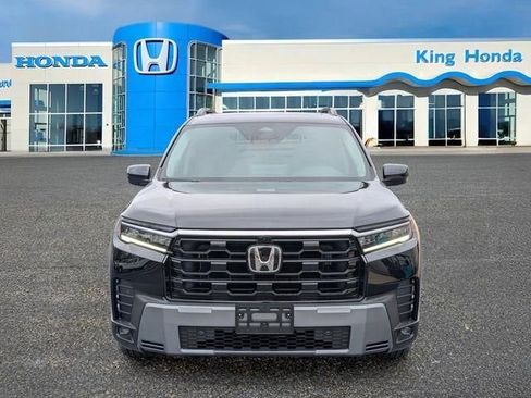 New 2026 Honda Pilot Touring image 2