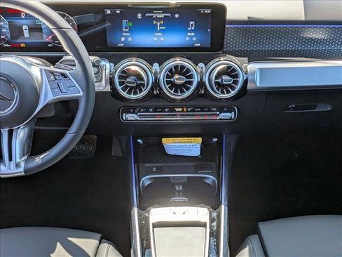 New 2025 Mercedes-Benz GLB 250 image 11