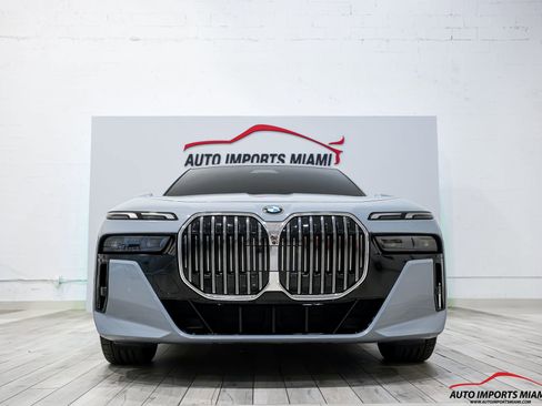 Used 2023 BMW 740i RWD image 33