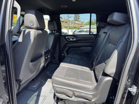 Used 2023 Chevrolet Suburban LT RWD image 25