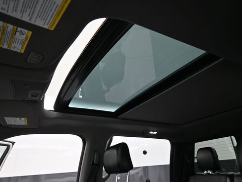 Used 2016 Ford F150 Lariat w/ Equipment Group 502A Luxury AWD/4WD image 18