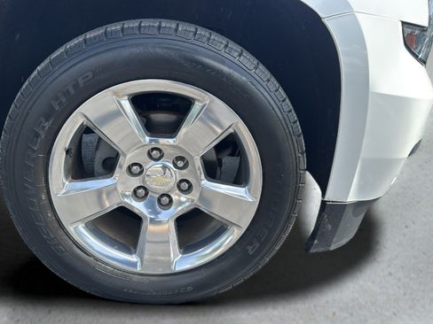 Used 2017 Chevrolet Suburban LT RWD image 21