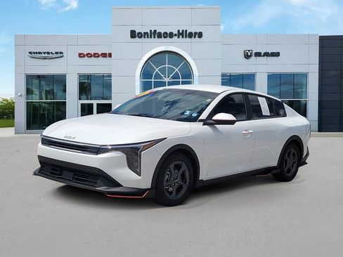 Used 2025 Kia K4 FWD image 3