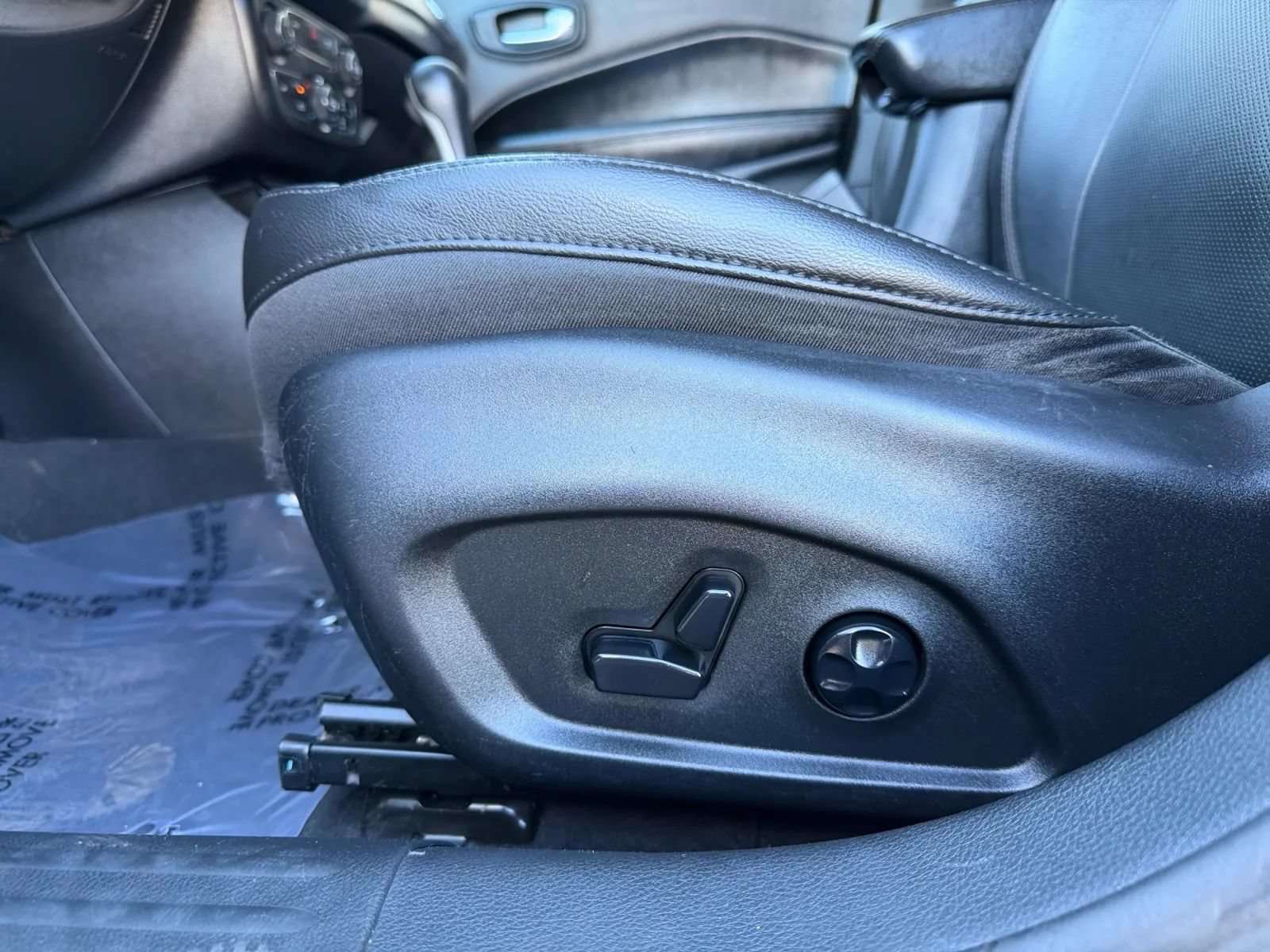 Used 2018 Jeep Compass Limited w/ Navigation Group FWD image 20