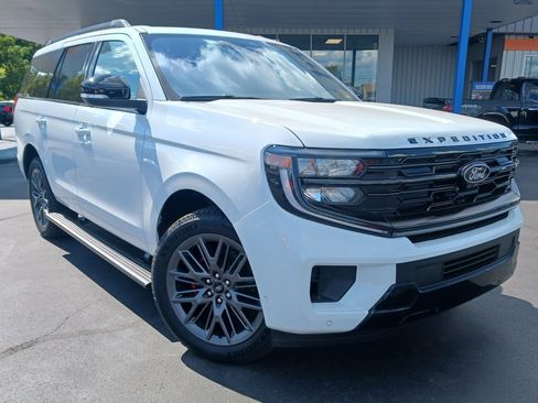 New 2025 Ford Expedition Platinum w/ Stealth Performance Package image 2