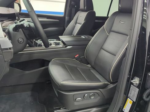 Used 2026 Cadillac Escalade Luxury w/ Touring Package AWD/4WD image 9