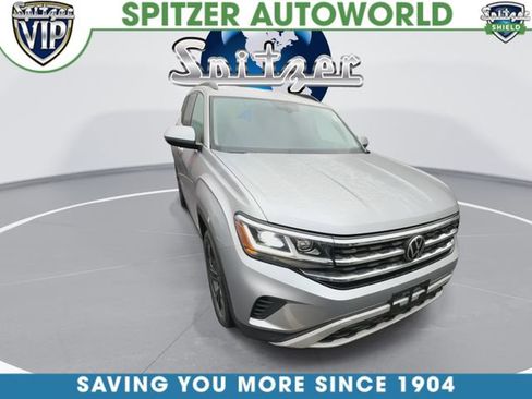 Used 2023 Volkswagen Atlas SE w/ Black Wheel Package image 3