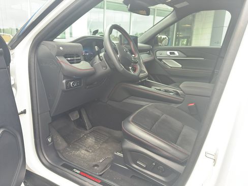 Used 2025 Ford Explorer ST AWD/4WD image 10