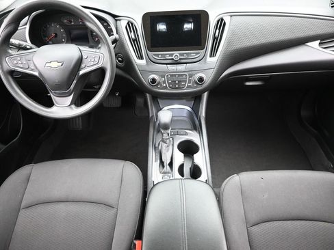 Used 2024 Chevrolet Malibu LT FWD image 11