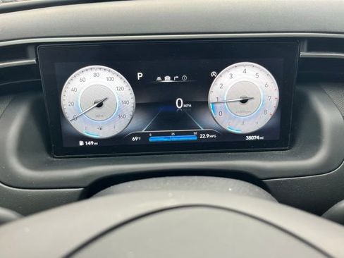 Used 2023 Hyundai Tucson Limited w/ Cargo Package AWD/4WD image 11