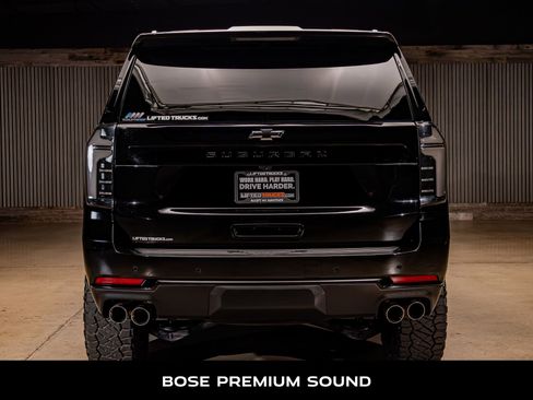 Used 2025 Chevrolet Suburban Z71 w/ Comfort Package image 8