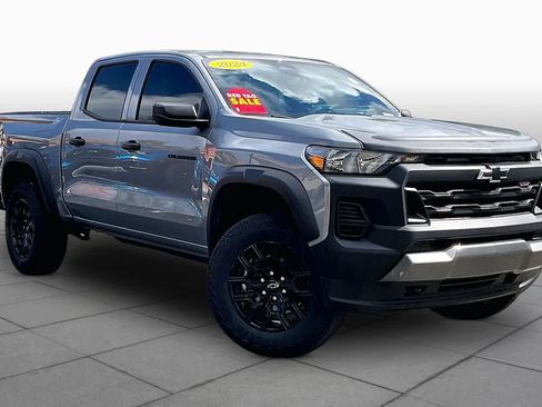 Certified 2024 Chevrolet Colorado Trail Boss w/ Advanced Trailering Package AWD/4WD image 3
