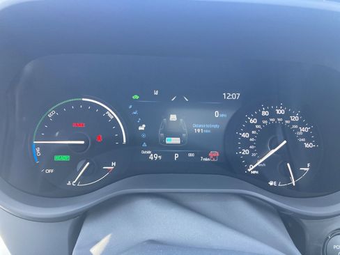 Certified 2025 Toyota Sienna XLE image 10