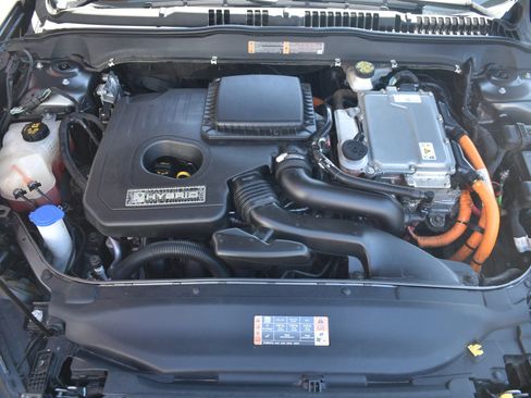 Used 2020 Ford Fusion SE FWD image 18