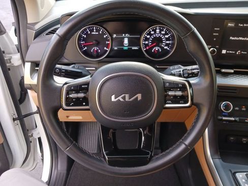 Certified 2024 Kia Carnival LX image 15