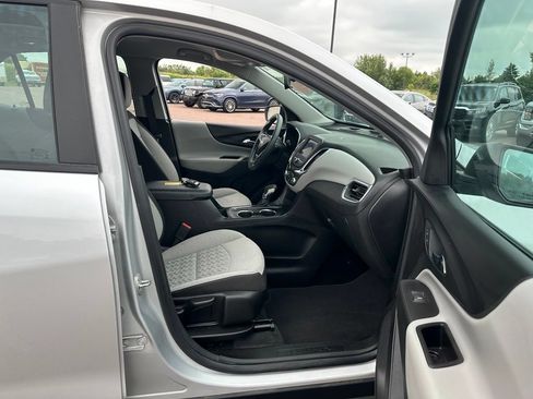 Used 2022 Chevrolet Equinox LS AWD/4WD image 28