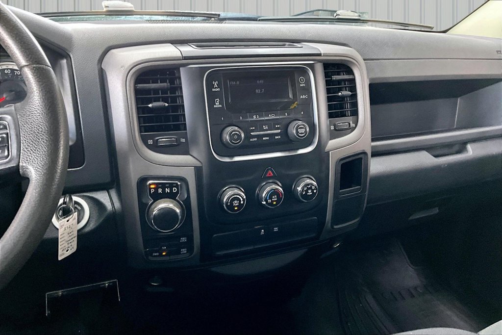 Used 2017 RAM 1500 ST w/ SXT Appearance Group AWD/4WD image 9