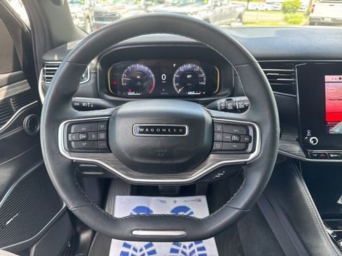 Used 2024 Jeep Wagoneer L Series II w/ Flexible Seating Group AWD/4WD image 19