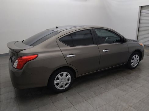 Used 2016 Nissan Versa SV FWD image 10