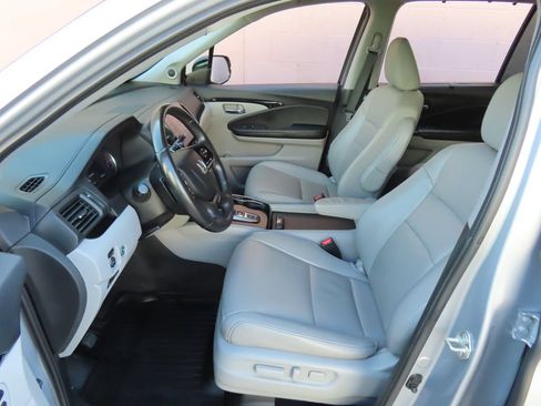 Used 2019 Honda Pilot Touring image 30