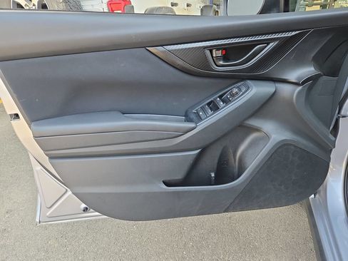 Used 2021 Subaru Crosstrek 2.0i AWD/4WD image 12