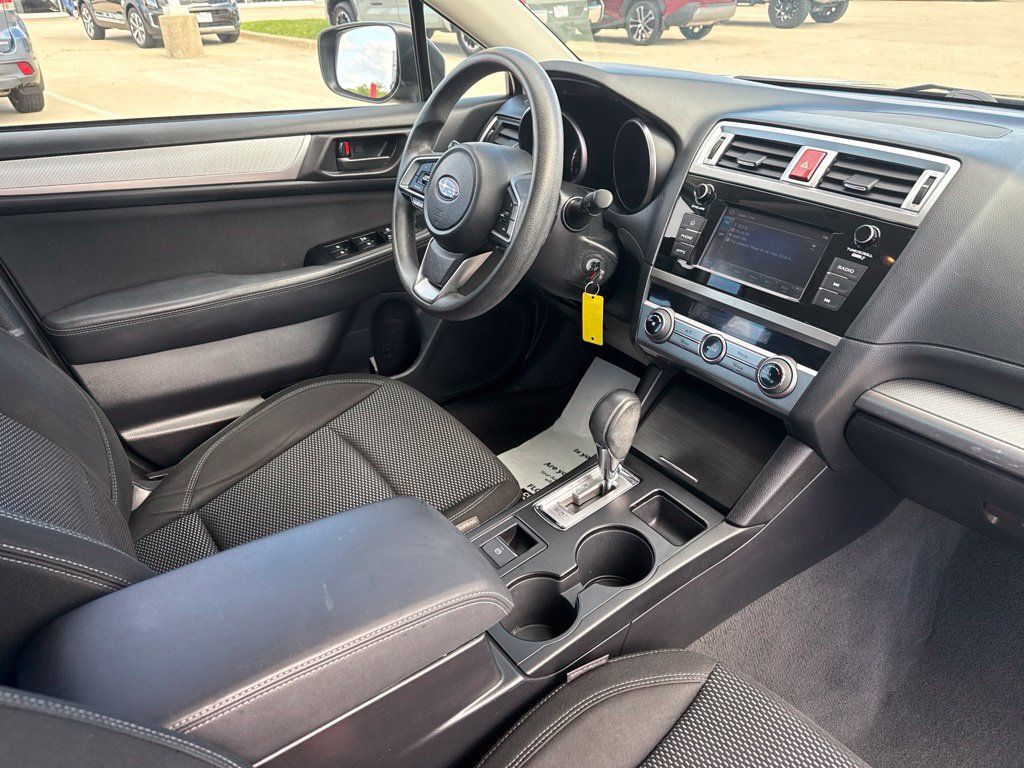 Used 2018 Subaru Outback 2.5i AWD/4WD image 21