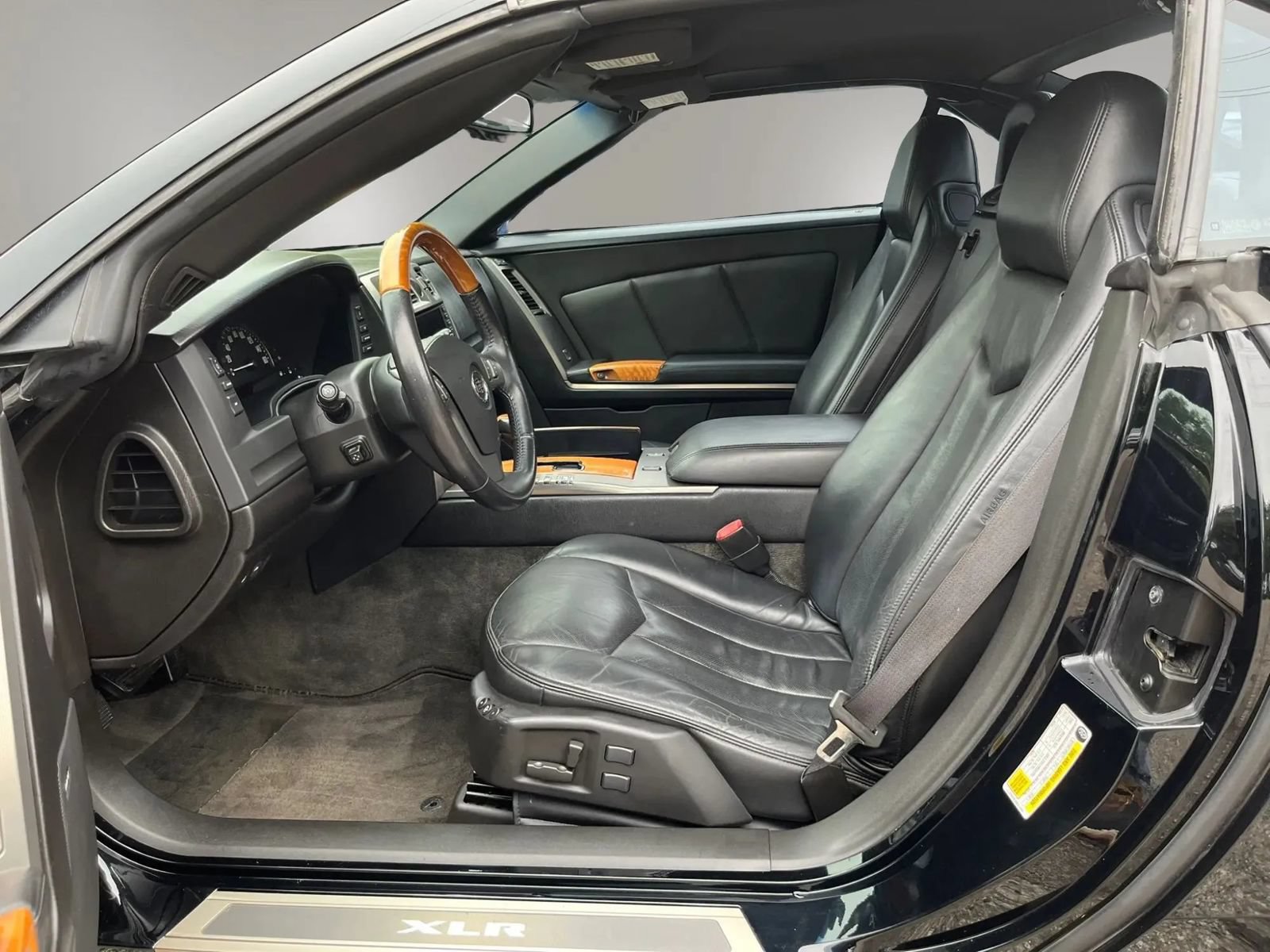 Used 2006 Cadillac XLR RWD image 11