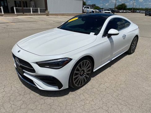 Used 2025 Mercedes-Benz CLE 300 4MATIC Coupe image 2