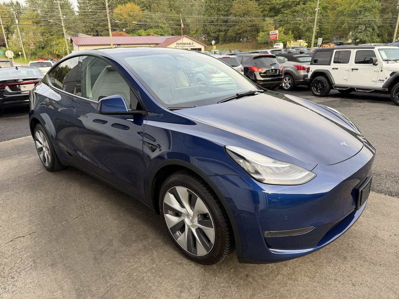 Used 2021 Tesla Model Y Long Range AWD/4WD image 3