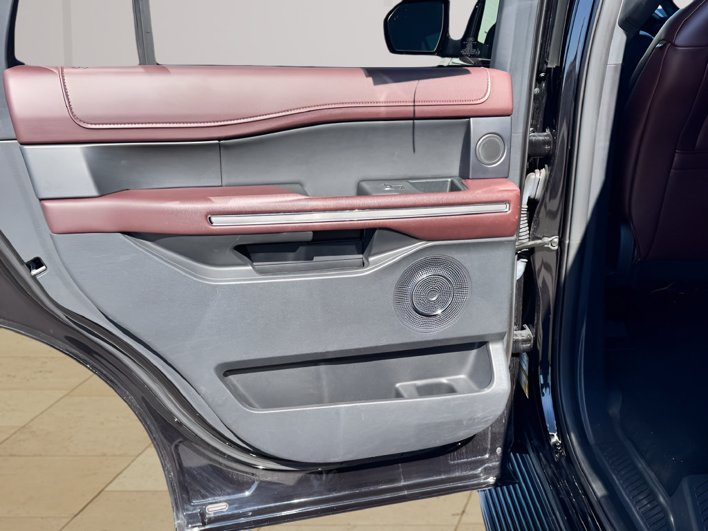 Used 2024 Ford Expedition Limited RWD image 34