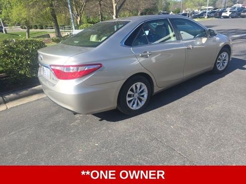 Used 2017 Toyota Camry LE image 6