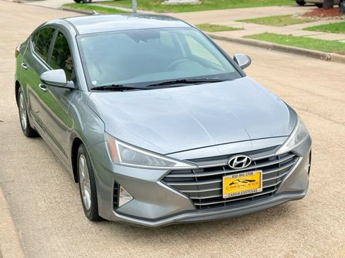 Used 2019 Hyundai Elantra SEL w/ Cargo Package FWD image 2