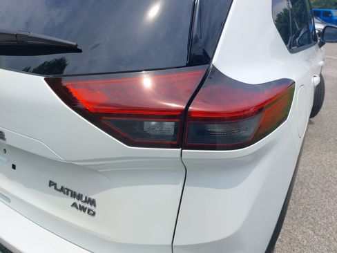 Used 2026 Nissan Rogue Platinum w/ Platinum Premium Package AWD/4WD image 36
