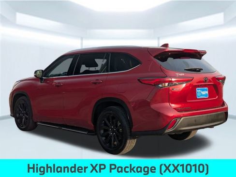 Used 2022 Toyota Highlander XLE image 4