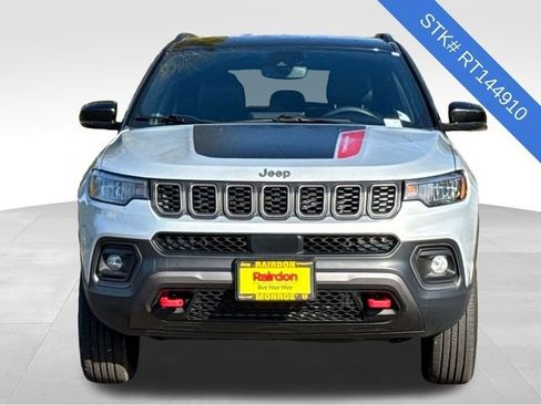 Used 2024 Jeep Compass Trailhawk image 3