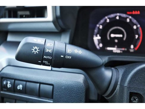 Used 2025 Toyota Tacoma TRD Sport image 17