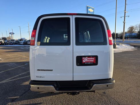 Used 2014 Chevrolet Express 1500 AWD image 7