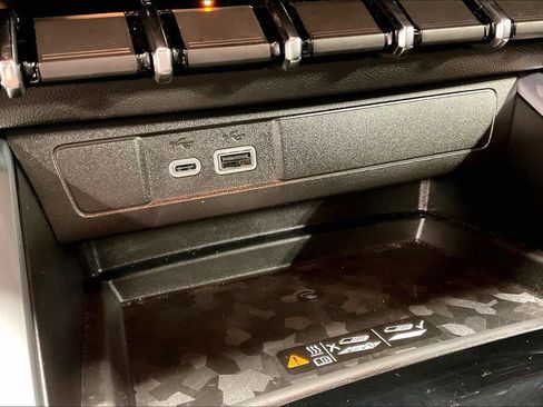 Used 2025 Chevrolet Colorado LT w/ LT Convenience Package image 30