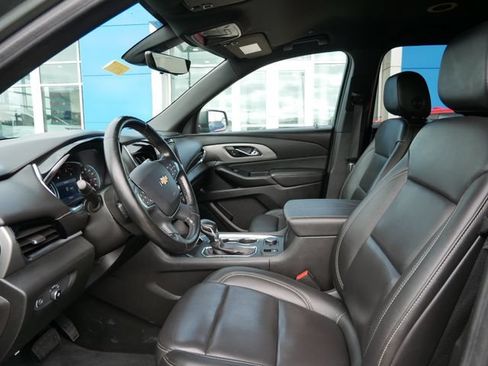 Used 2023 Chevrolet Traverse LT w/ Rear Camera Mirror Package AWD/4WD image 7