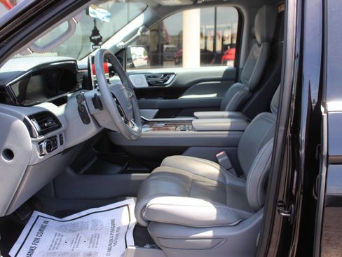 Used 2019 Lincoln Navigator L Reserve AWD/4WD image 19