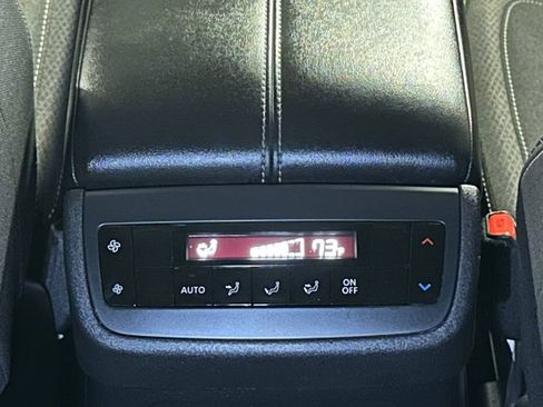 Used 2022 Nissan Pathfinder SV w/ SV Black Package FWD image 32