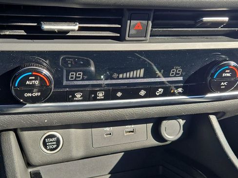 Used 2023 Nissan Rogue SV image 23